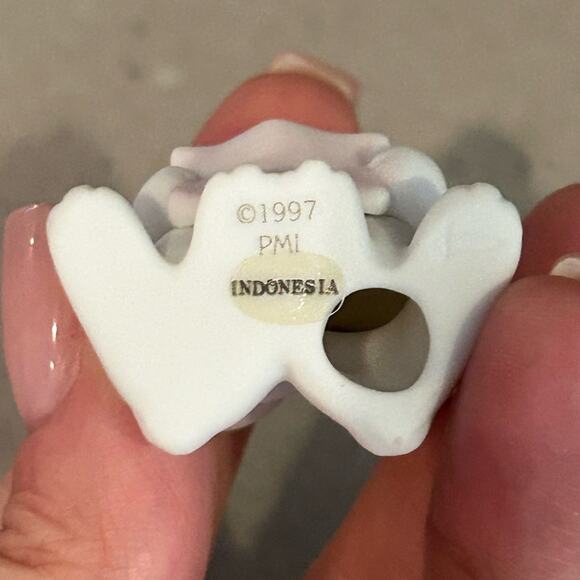 Precious moments sugar town caroling bunnies in box mistletoe Christmas holiday - Picture 5 of 5